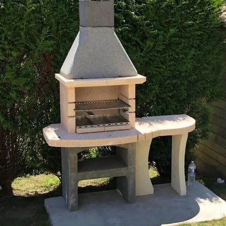 Maison Sainte Cecile Proche Et Commerces Holiday home