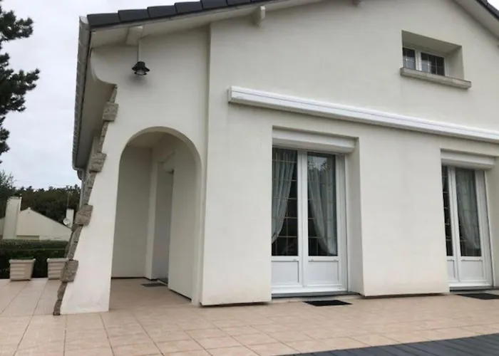 Maison Sainte Cécile Proche Et Commerces Hébergement de vacances *