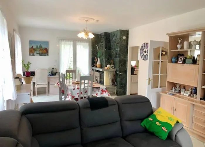 Maison Sainte Cécile Proche Et Commerces Hébergement de vacances *